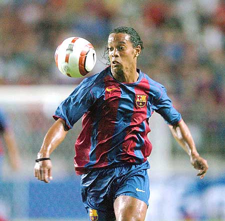 也让她在国 也让她在国