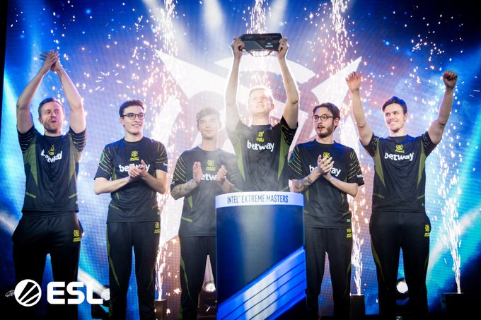 尔和乌拉圭 尔和乌拉圭