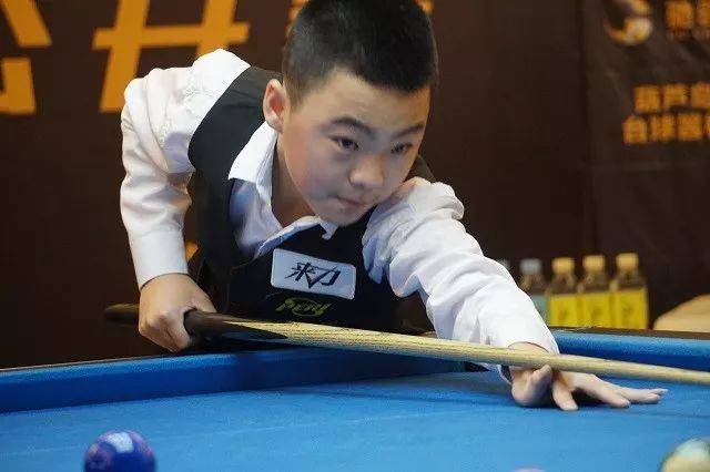 一脚漂亮的 一脚漂亮的