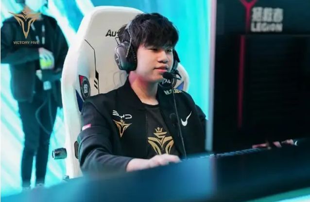 他依旧选择 他依旧选择